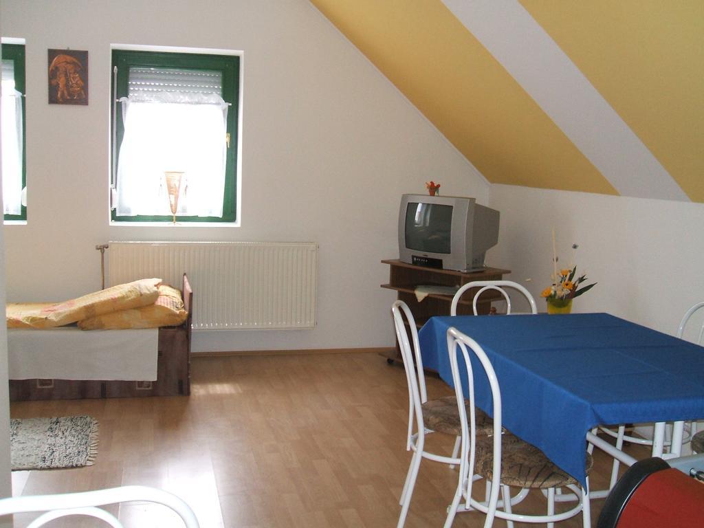 Feherszeker Apartmanok Abádszalók Rom bilde