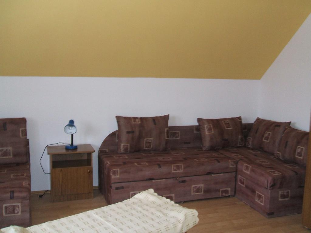 Feherszeker Apartmanok Abádszalók Rom bilde