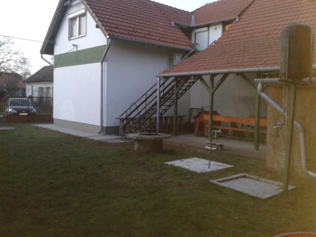 Feherszeker Apartmanok Abádszalók Rom bilde